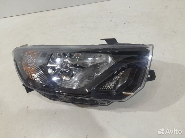 Фара правая LADA Granta 2015