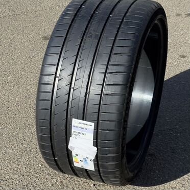 MICHELIN Pilot Sport 4 S 275/35 R22