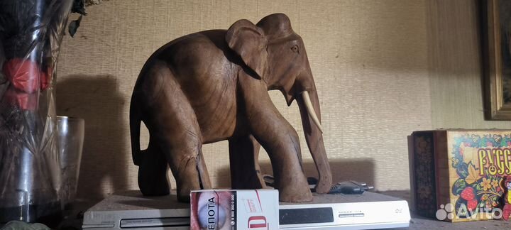 Статуэтка слон из дерева