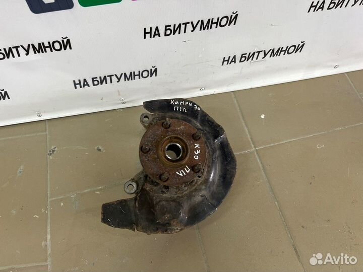 Кулак поворотный передний левый Toyota Camry 30