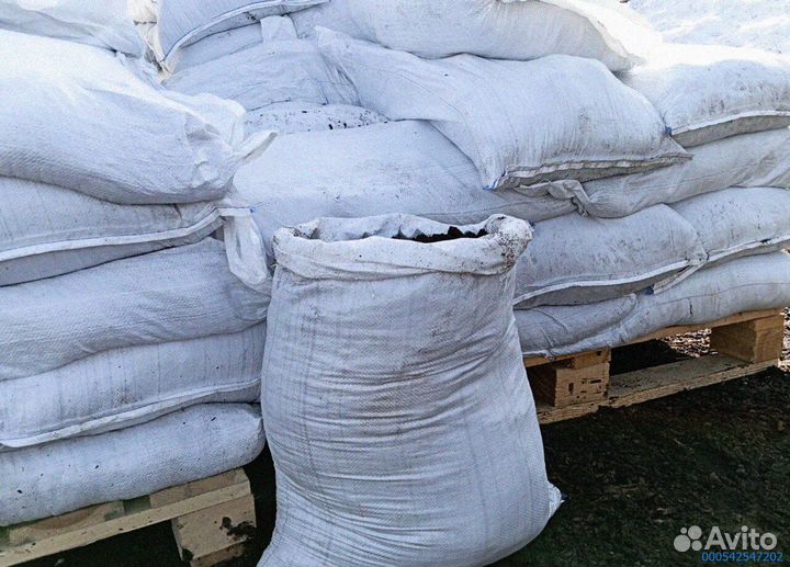 Плодородная земля в мешках