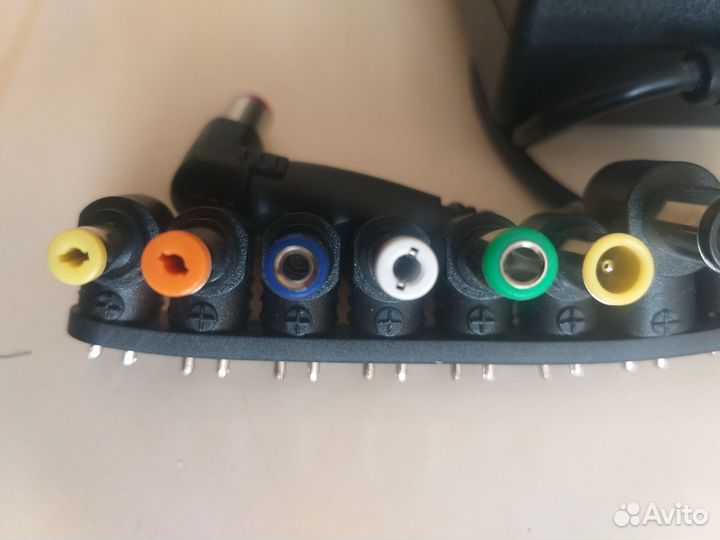 Блок питания для ноутбука с переходниками