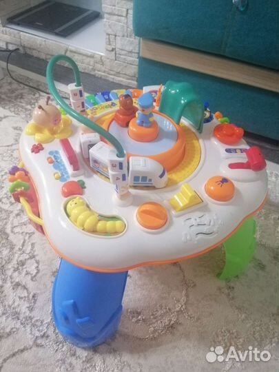 Развивающий столик жирафики