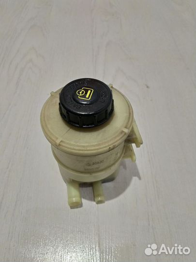 Бачок гидроусилителя гур Renault sandero