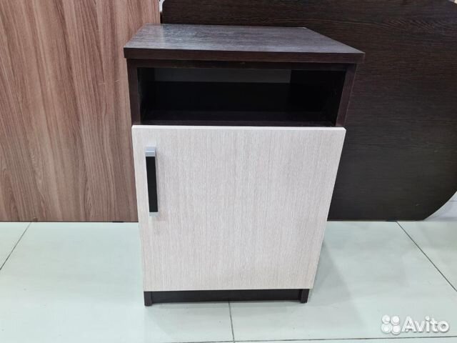 Тумба прикроватная с дверью