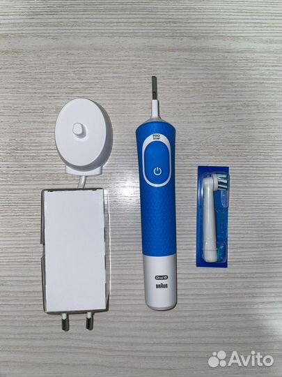 Электрическая зубная щетка Braun Oral-B Vitality