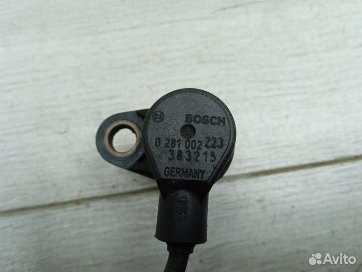 Датчик коленвала Volkswagen Passat 1.6 2003