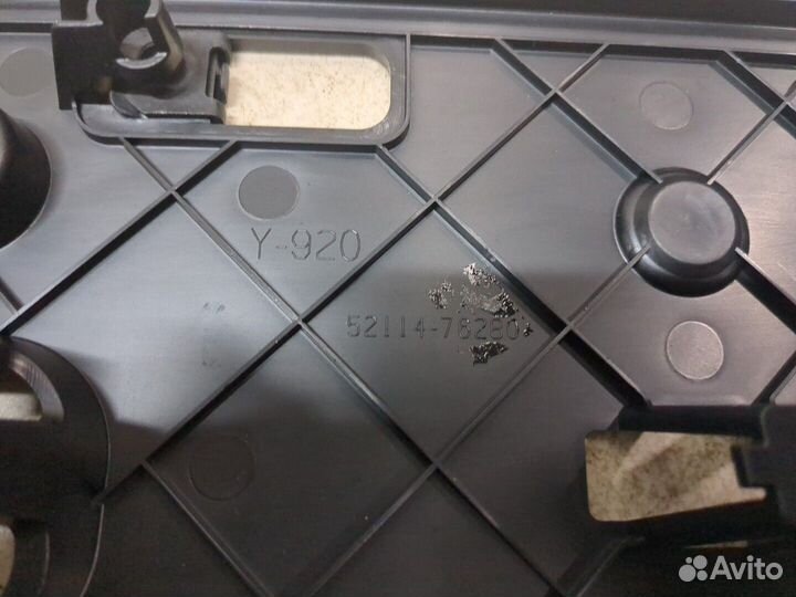 Накладка под номер Lexus UX, 2018