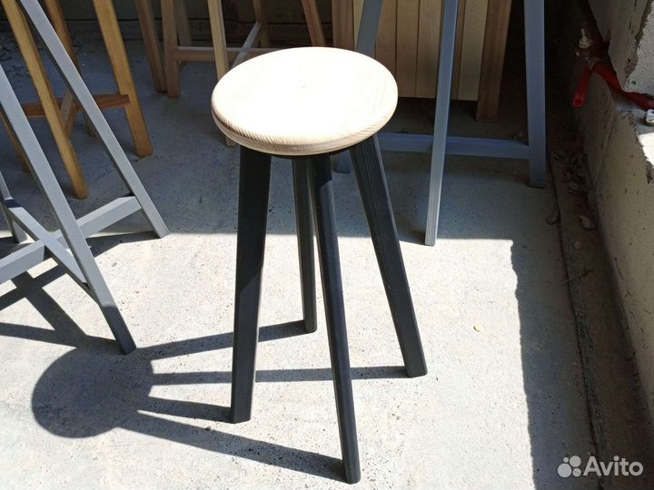 Подставка для цветов деревянная