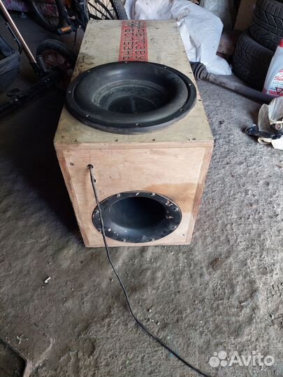 Сабвуфер для автомобиля