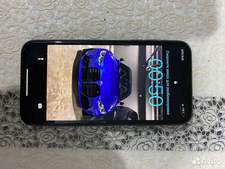 Телефон iPhone 11