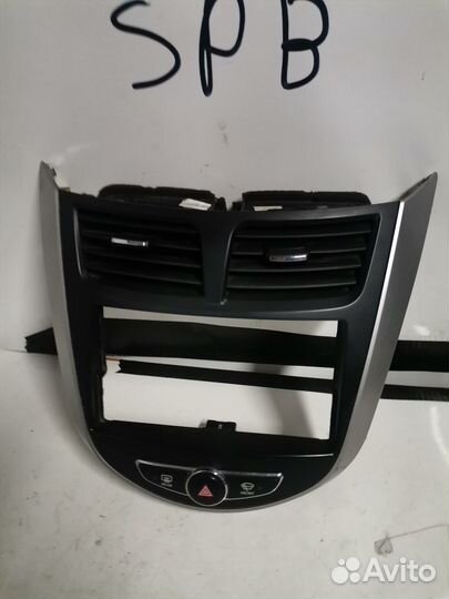 Рамка магнитолы Hyundai Solaris