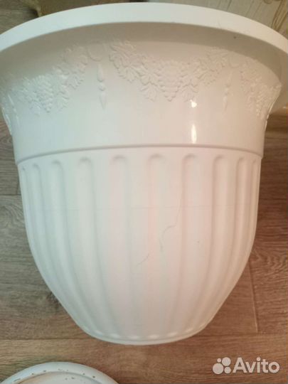 Горшок для цветов белый