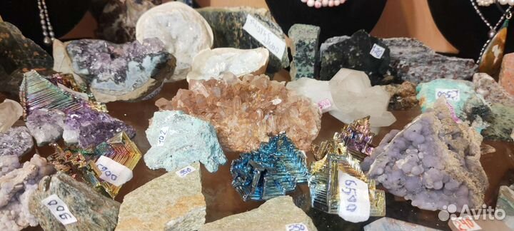 Коллекционные минералы,шкатулки,ножи, подсвечники