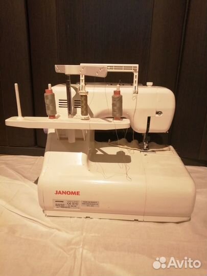 Распошивальная машина Janome coverpro 1000cp