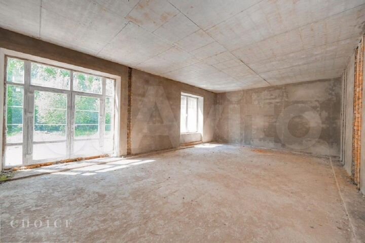 Коттедж 1300 м² на участке 60 сот.