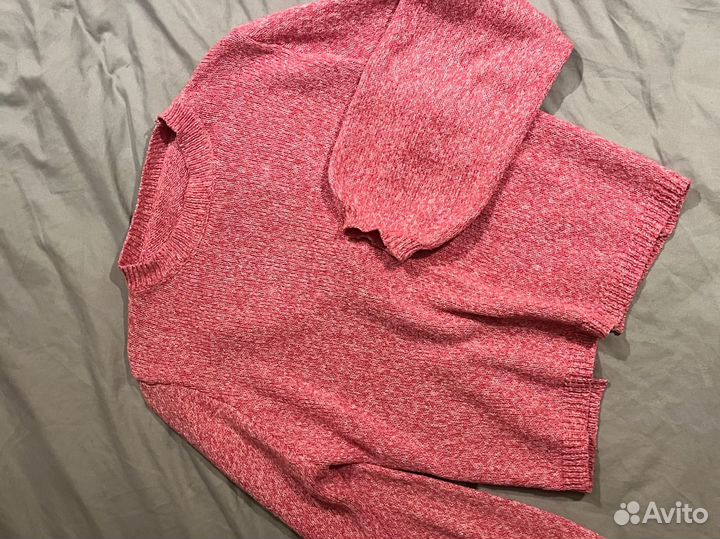 Свитер розовый с открытой спиной