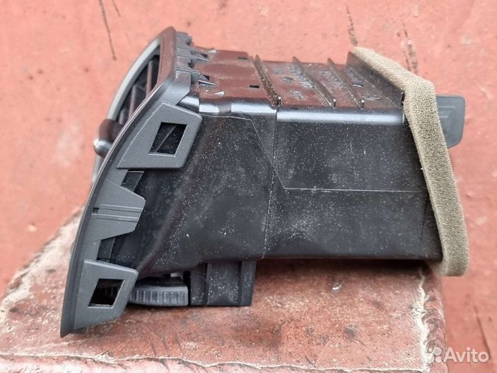 Дефлектор отопителя левый VW Golf 5 Jetta