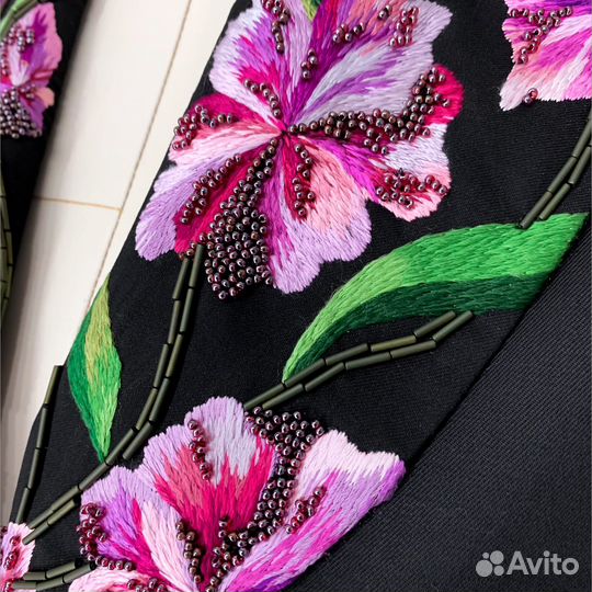 Ручная вышивка на одежде