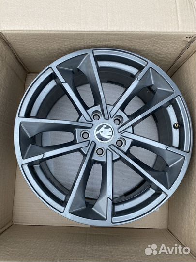 Диски r18 5 112 VAG ET 44 8j VV235