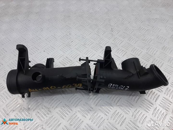 Воздуховод Volkswagen Jetta 6 2015 03C129617H