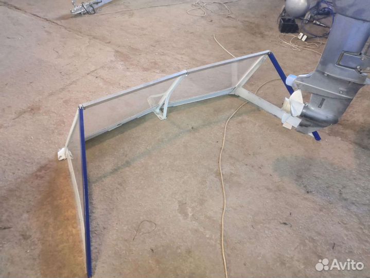 Ветровое стекло на лодку