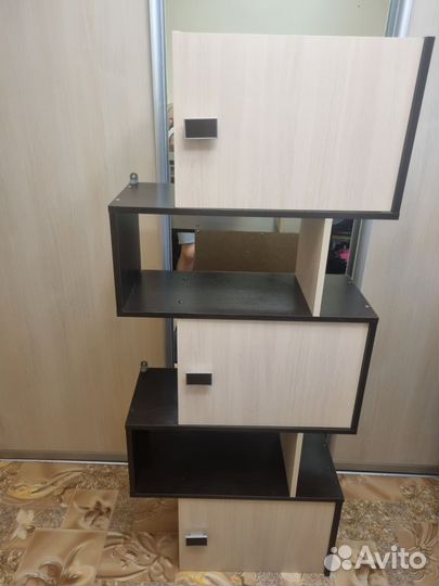 Полочка для книг