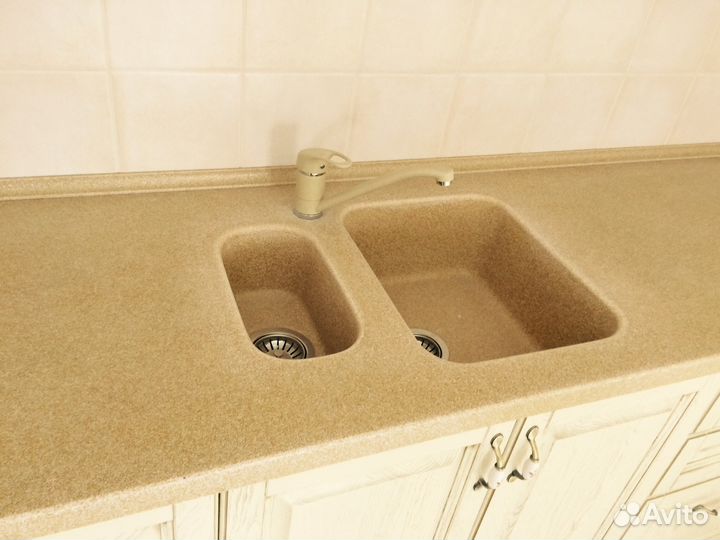 Кухни из массива дуба,ясеня,лдсп