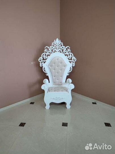 Трон для фотозоны-много