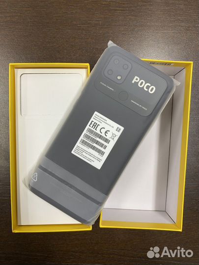 Смартфон Xiaomi Poco C40 32 Гб черный, новый