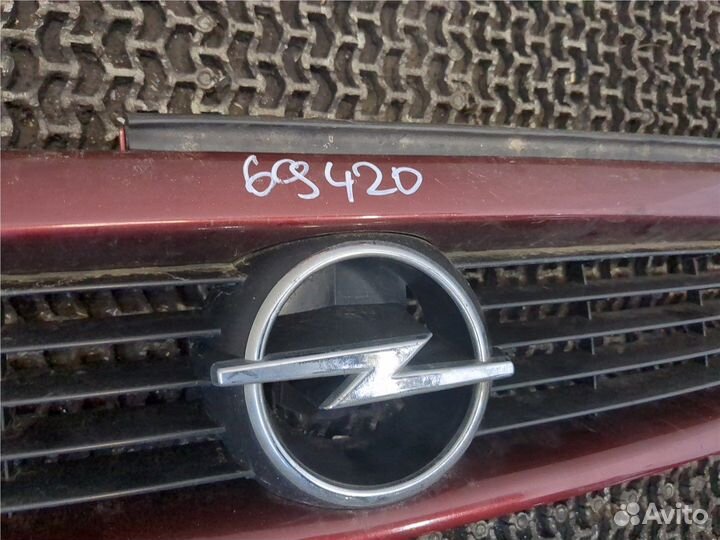 Решетка радиатора Opel Astra F, 1997