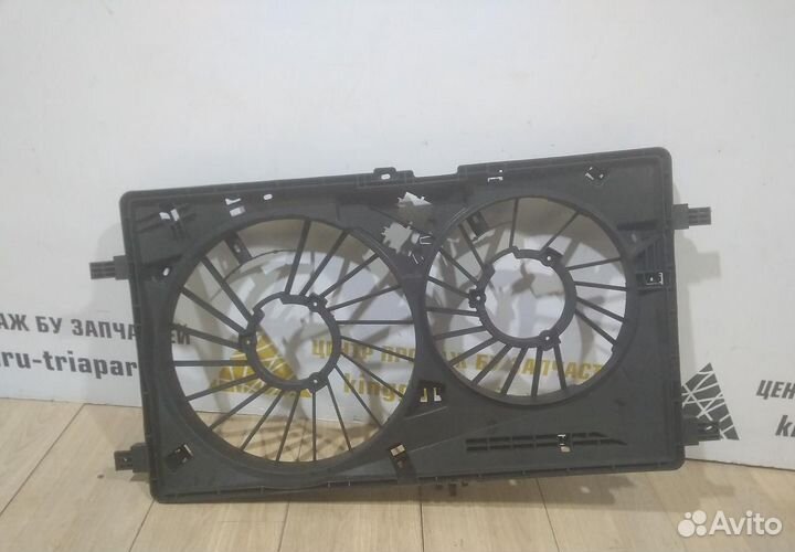 Диффузор вентилятора бу Renault Master 3 OEM 21481