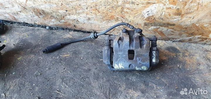 Суппорт передний правый Opel Insignia 2008-2017