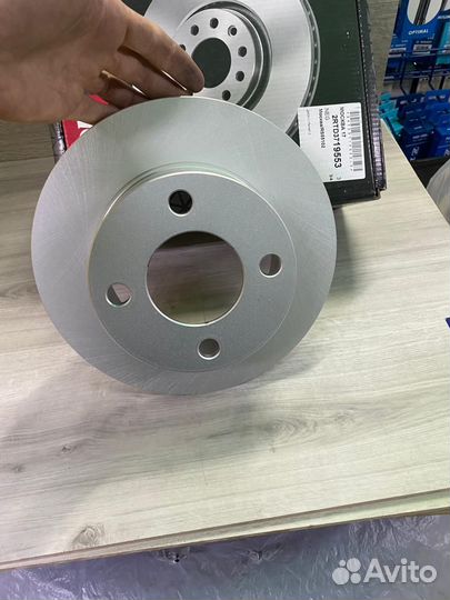 Диск тормозной задний Volkswagen Golf,Vento,Passat