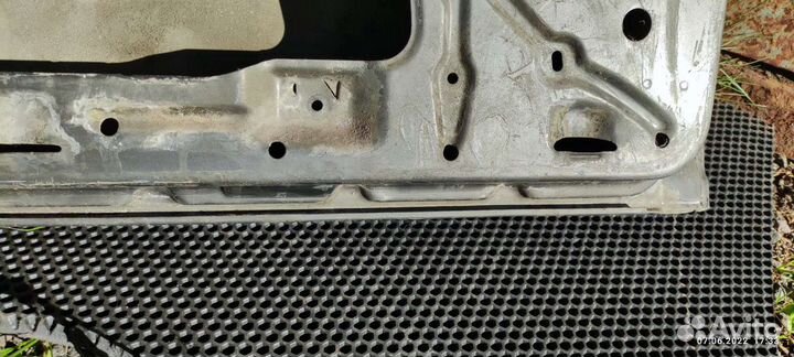 Дверь задняя левая Mercedes 190 w201