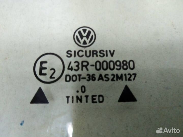 Стекло двери задней левой форточка Volkswagen Bora