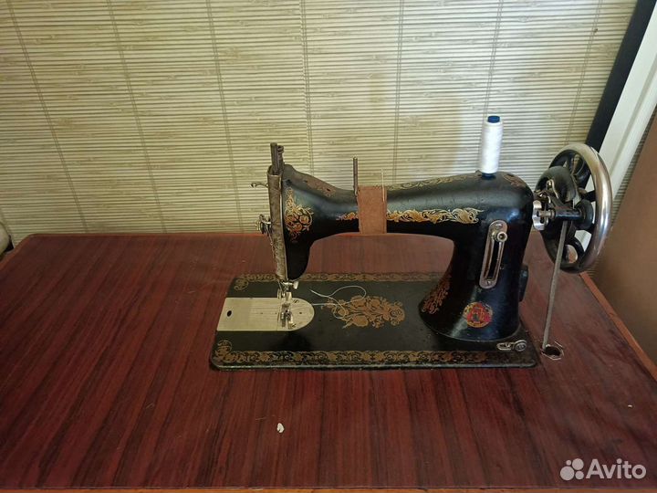Швейная машина Подольск ножная