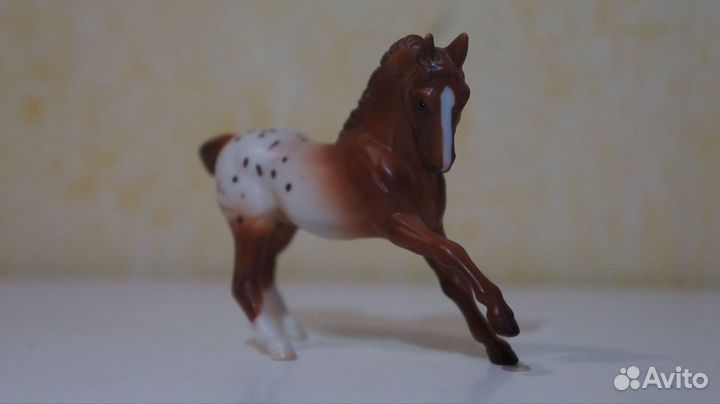 Фигурка лошади