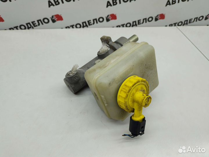 Главный тормозной цилиндр Volkswagen Golf MK4