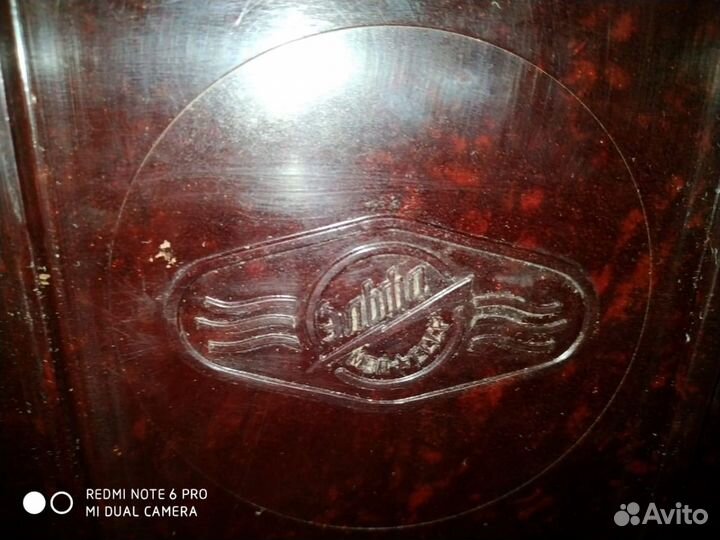 Ретро патефон-грамофон 