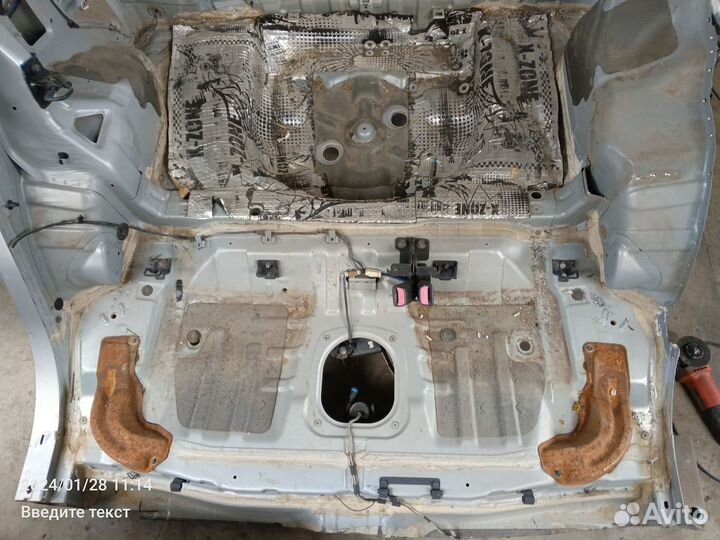 Заднее правое крыло, задняя панель, KIA Seed 2006