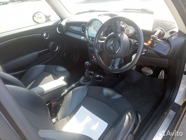 В разбор из Японии Mini Clubman R55 LCI N18B16A