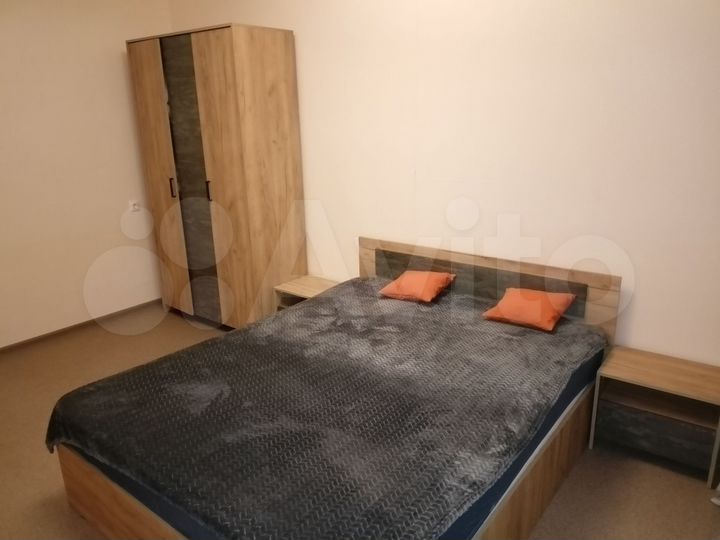 2-к. квартира, 65 м², 8/18 эт.