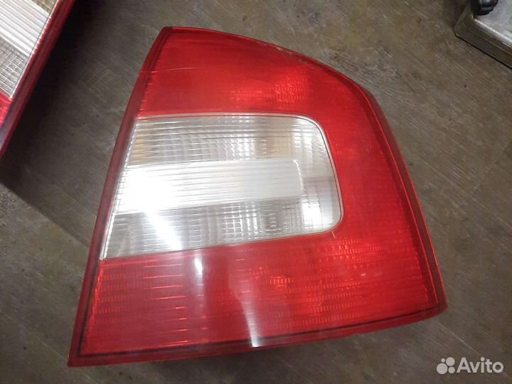 Фонарь задний правый Skoda Octavia A5 08-13