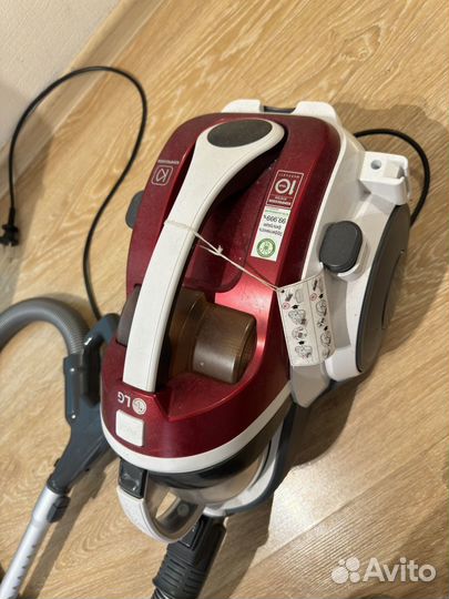 Пылесос с контейнером для пыли LG VC73188nelr