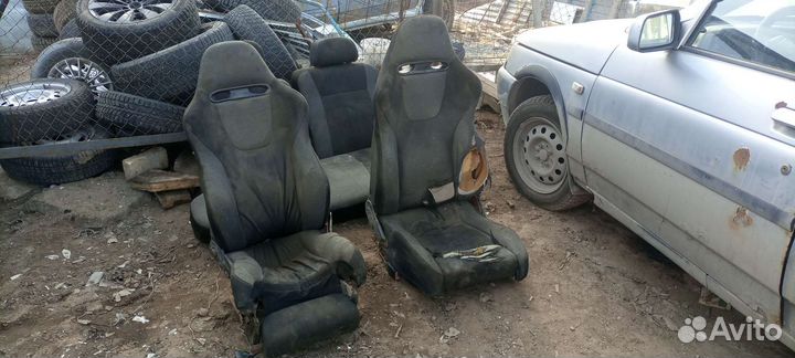 Спортивные сиденья ковши