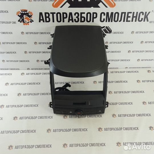 Рамка магнитолы Kia Sorento I (2002—2006)