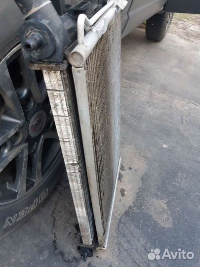 Радиатор охлаждения и кондиционера