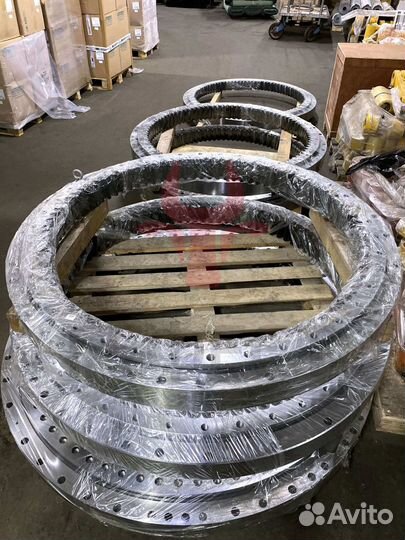 Опорно-поворотный круг JS200lcbt JRB0017