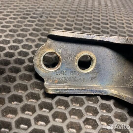 Петля двери передняя правая Chery Tiggo T11 DB